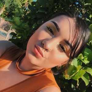 Meet your Posher, Lana